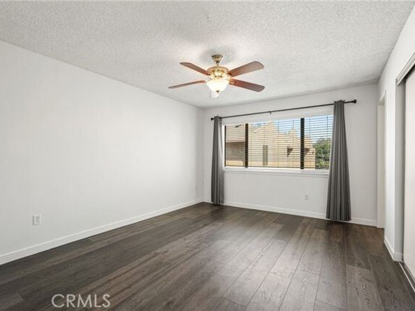 22038 Vanowen St. 215, Woodland Hills (los Angeles) CA 91303