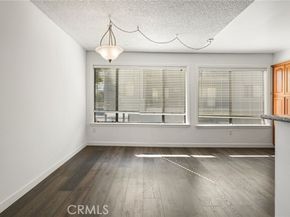 22038 Vanowen St. 215, Woodland Hills (los Angeles) CA 91303