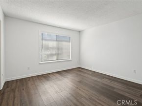 22038 Vanowen St. 215, Woodland Hills (los Angeles) CA 91303