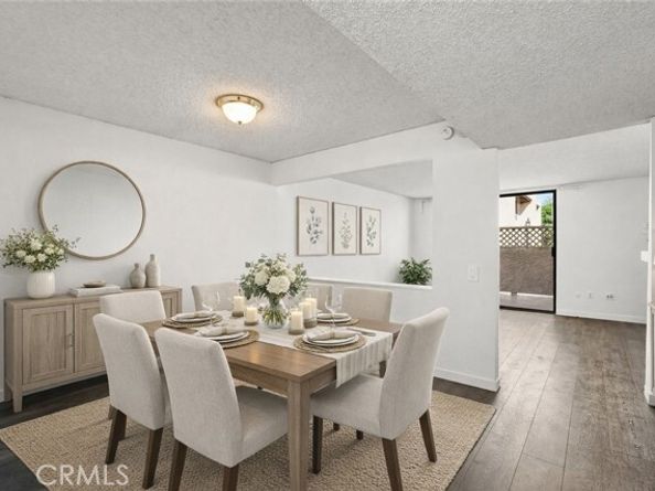 22038 Vanowen St. 215, Woodland Hills (los Angeles) CA 91303