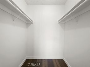 22038 Vanowen St. 215, Woodland Hills (los Angeles) CA 91303