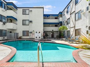 18530 Hatteras Street 213, Tarzana (los Angeles) CA 91356