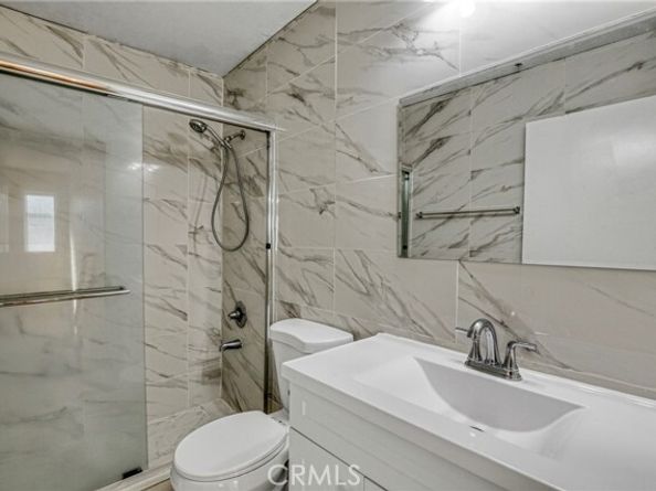 8828 Burnet Avenue 9, North Hills (los Angeles) CA 91343