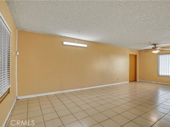 8828 Burnet Avenue 9, North Hills (los Angeles) CA 91343