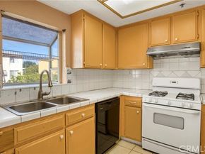 8828 Burnet Avenue 9, North Hills (los Angeles) CA 91343