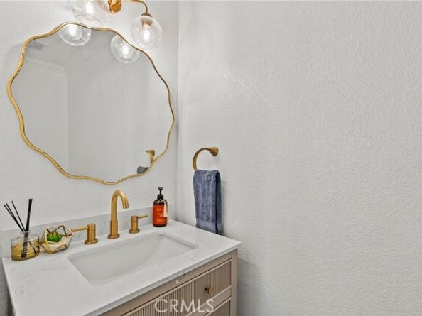 13204 Alta Vista Way, Sylmar (los Angeles) CA 91342