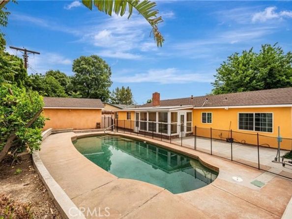 20129 Halsted Street, Chatsworth (los Angeles) CA 91311