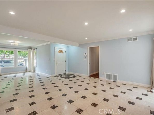 20129 Halsted Street, Chatsworth (los Angeles) CA 91311
