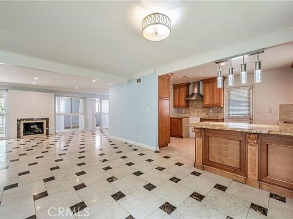 20129 Halsted Street, Chatsworth (los Angeles) CA 91311