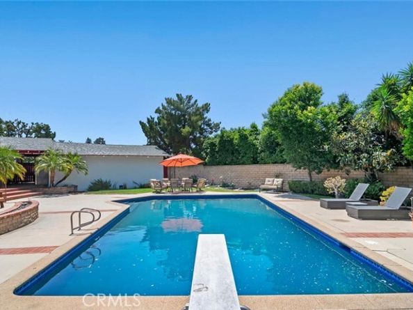 10225 Donna Avenue, Northridge (los Angeles) CA 91324