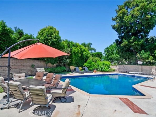 10225 Donna Avenue, Northridge (los Angeles) CA 91324