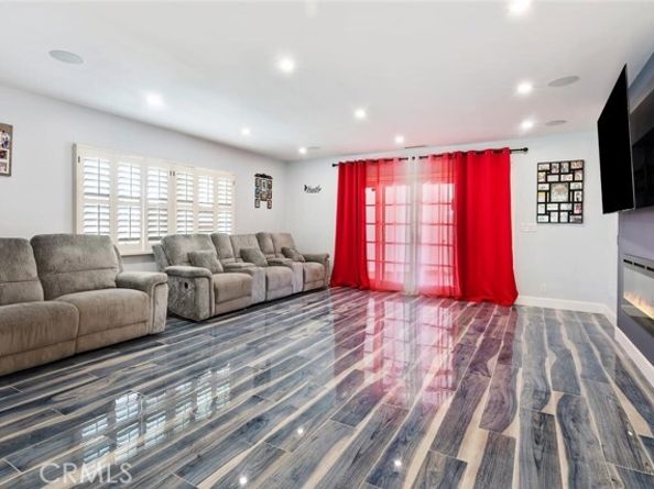 10225 Donna Avenue, Northridge (los Angeles) CA 91324