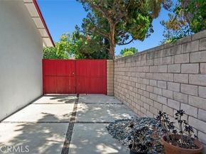 10225 Donna Avenue, Northridge (los Angeles) CA 91324