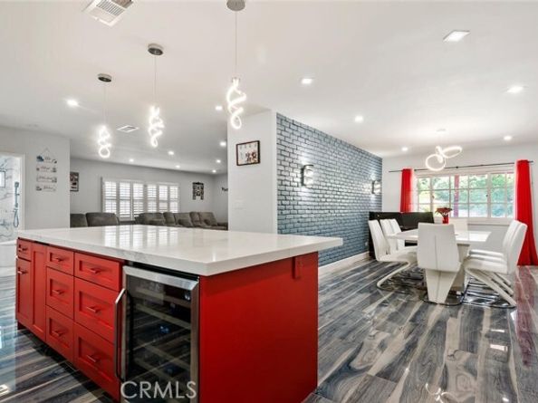 10225 Donna Avenue, Northridge (los Angeles) CA 91324