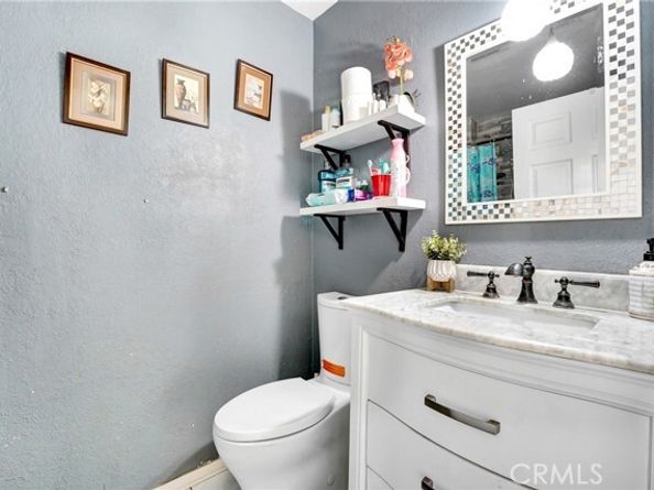 21050 Community Street, Canoga Park (los Angeles) CA 91304