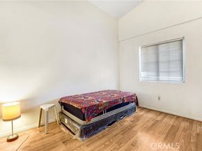 21050 Community Street, Canoga Park (los Angeles) CA 91304