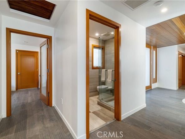 4189 S Cloverdale Avenue, Los Angeles CA 90008