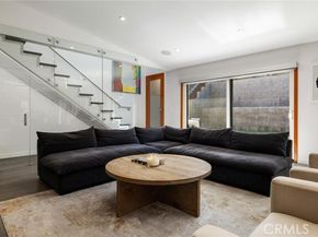 4189 S Cloverdale Avenue, Los Angeles CA 90008