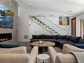 4189 S Cloverdale Avenue, Los Angeles CA 90008