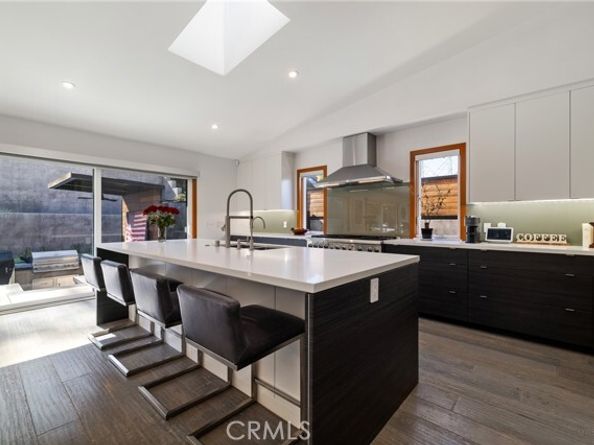 4189 S Cloverdale Avenue, Los Angeles CA 90008