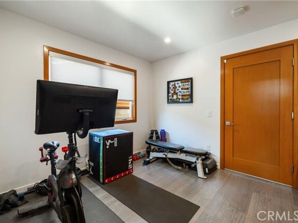 4189 S Cloverdale Avenue, Los Angeles CA 90008