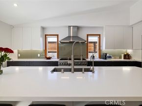 4189 S Cloverdale Avenue, Los Angeles CA 90008