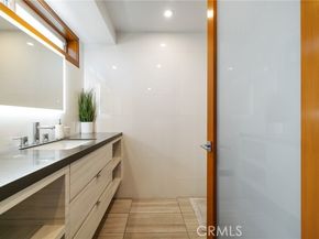4189 S Cloverdale Avenue, Los Angeles CA 90008