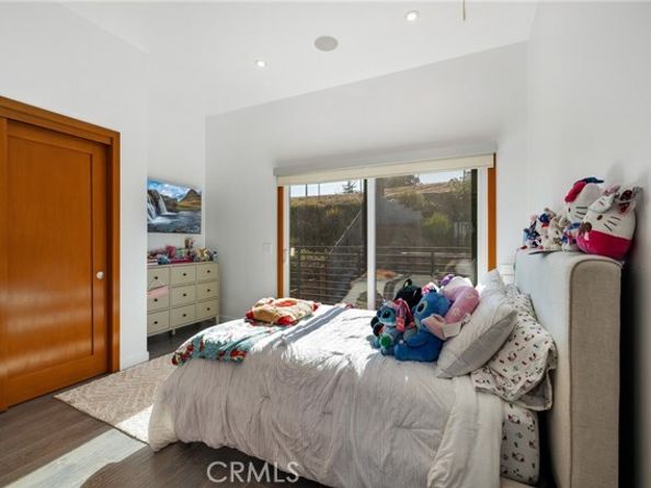 4189 S Cloverdale Avenue, Los Angeles CA 90008