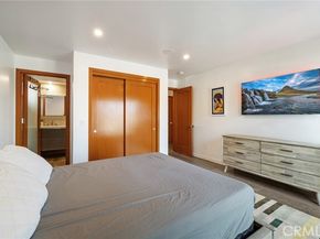 4189 S Cloverdale Avenue, Los Angeles CA 90008