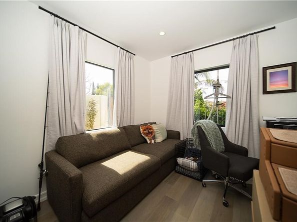 6606 Aura Avenue, Reseda (los Angeles) CA 91335