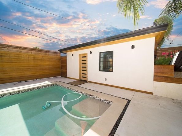 6606 Aura Avenue, Reseda (los Angeles) CA 91335