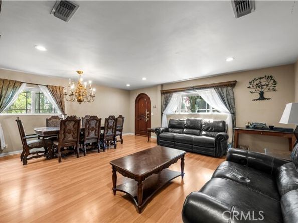 7300 Sylvia Avenue, Reseda (los Angeles) CA 91335