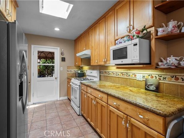 7300 Sylvia Avenue, Reseda (los Angeles) CA 91335