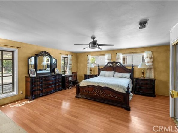 7300 Sylvia Avenue, Reseda (los Angeles) CA 91335