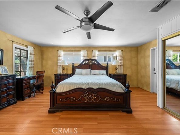 7300 Sylvia Avenue, Reseda (los Angeles) CA 91335