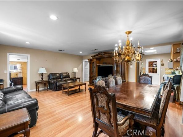 7300 Sylvia Avenue, Reseda (los Angeles) CA 91335