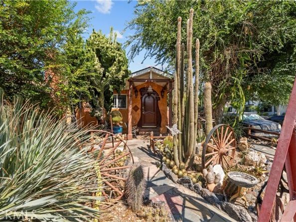 7300 Sylvia Avenue, Reseda (los Angeles) CA 91335