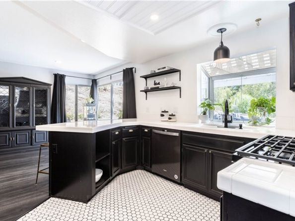 7224 Bouquet Drive, West Hills (los Angeles) CA 91307