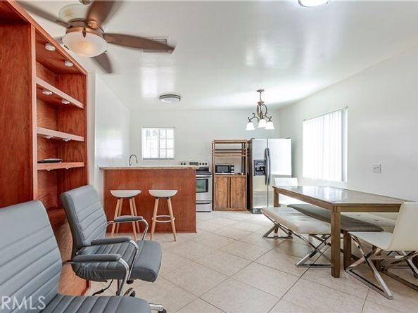 18154 Gresham Street, Northridge (los Angeles) CA 91325
