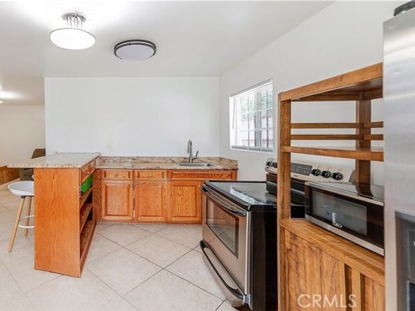 18154 Gresham Street, Northridge (los Angeles) CA 91325