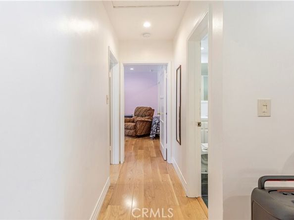 18154 Gresham Street, Northridge (los Angeles) CA 91325