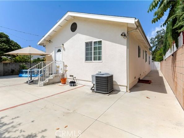 18154 Gresham Street, Northridge (los Angeles) CA 91325