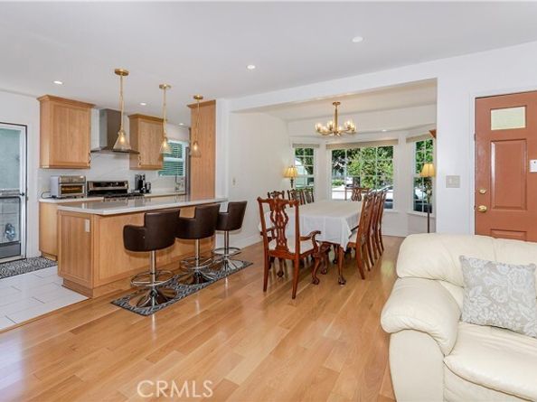 18154 Gresham Street, Northridge (los Angeles) CA 91325