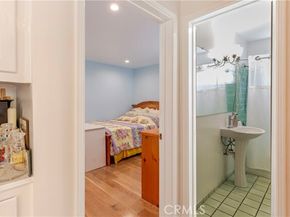 18154 Gresham Street, Northridge (los Angeles) CA 91325