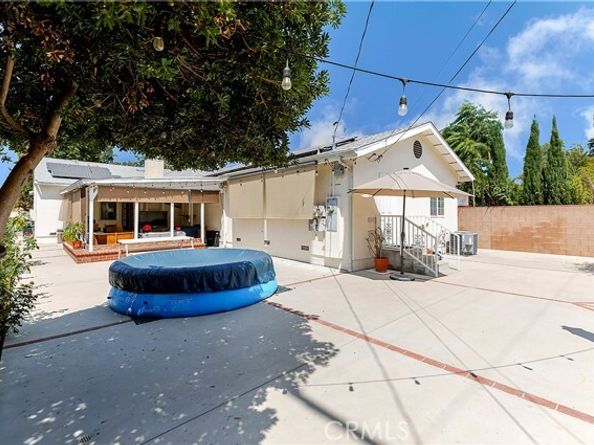 18154 Gresham Street, Northridge (los Angeles) CA 91325