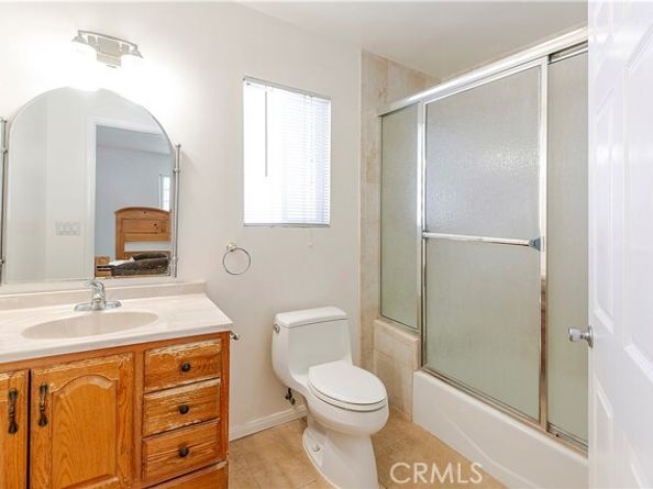 18154 Gresham Street, Northridge (los Angeles) CA 91325