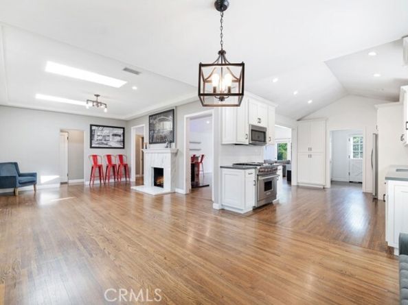 5732 Mammoth Avenue, Los Angeles CA 91401