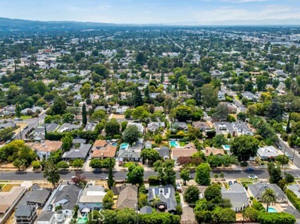 5732 Mammoth Avenue, Los Angeles CA 91401