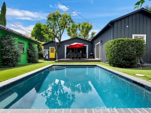 5732 Mammoth Avenue, Los Angeles CA 91401