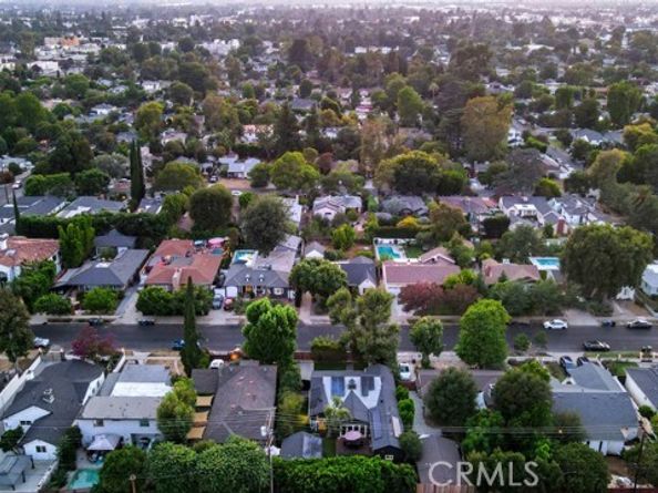 5732 Mammoth Avenue, Los Angeles CA 91401